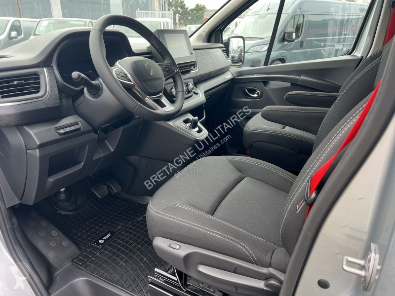 Véhicule utilitaire Renault TRAFIC III FG NEUF:...