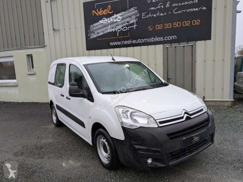 Véhicule utilitaire Citroën BERLINGO II 1.6...