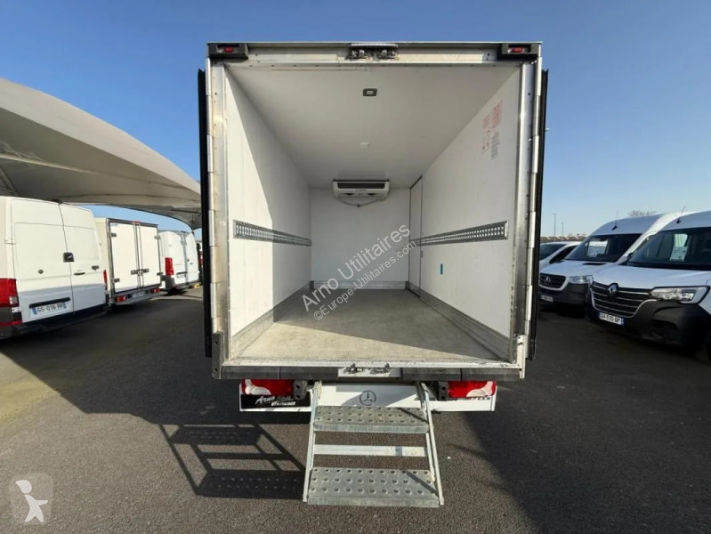 Mercedes  van
