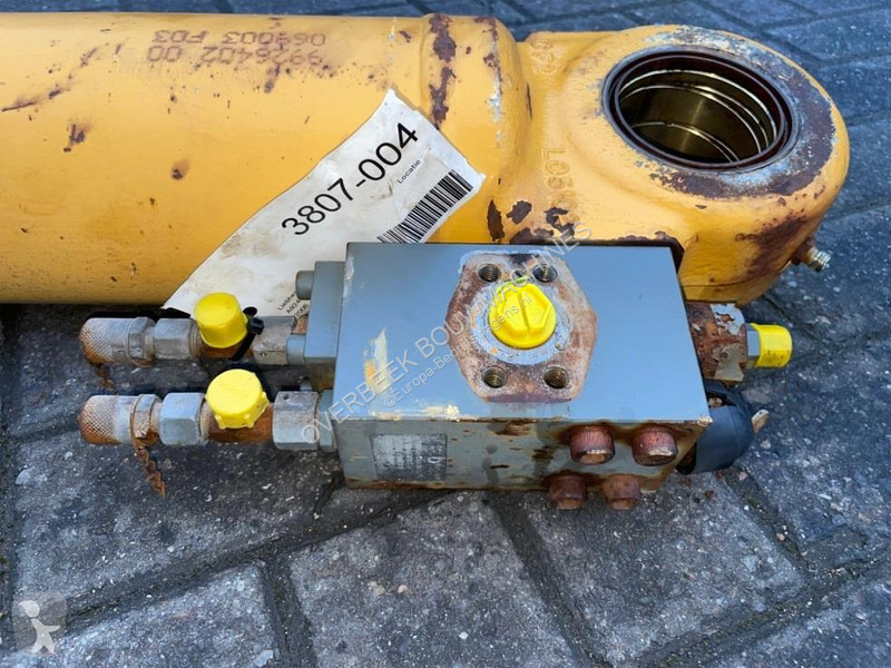 Véhicule utilitaire Liebherr...