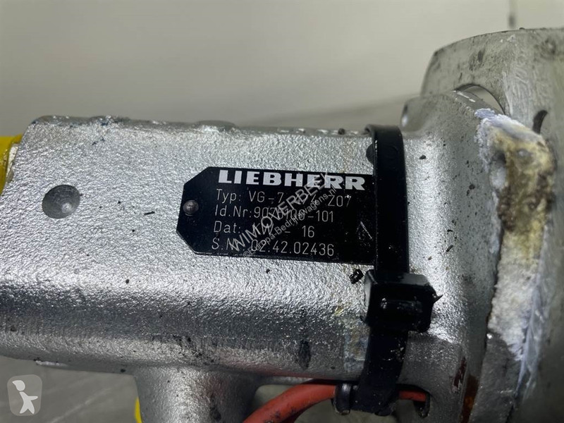 Véhicule utilitaire Liebherr...