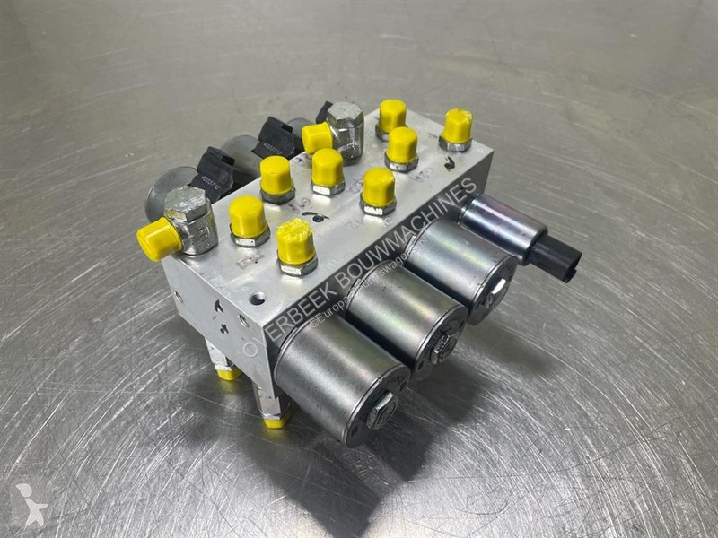 Veicolo commerciale  12MTX-6090401-Servo...