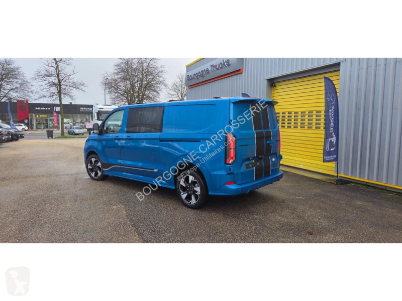 Véhicule utilitaire Ford TRANSIT CUSTOM 2.5...