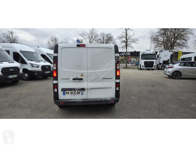 Véhicule utilitaire Renault TRAFIC L1H1 3000 Kg...