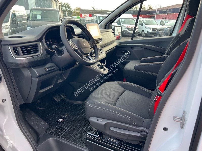 Véhicule utilitaire Renault TRAFIC III FG NEUF:...