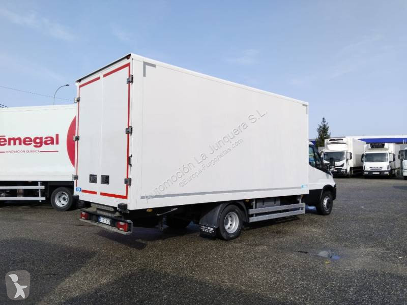 عربة نفعية Iveco