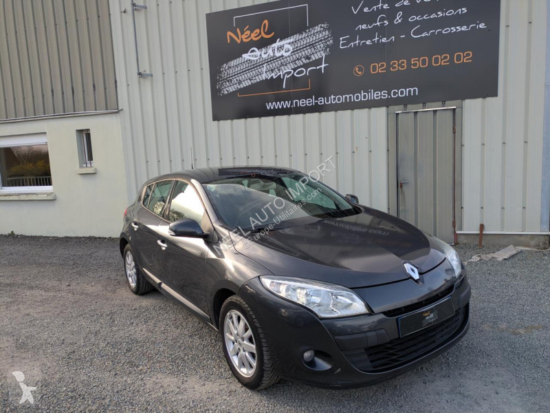 عربة نفعية Renault MEGANE III AUTHENTIQUE 1.6I...