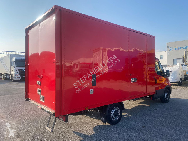 Veicolo commerciale Iveco DAILY 35S14 BOX