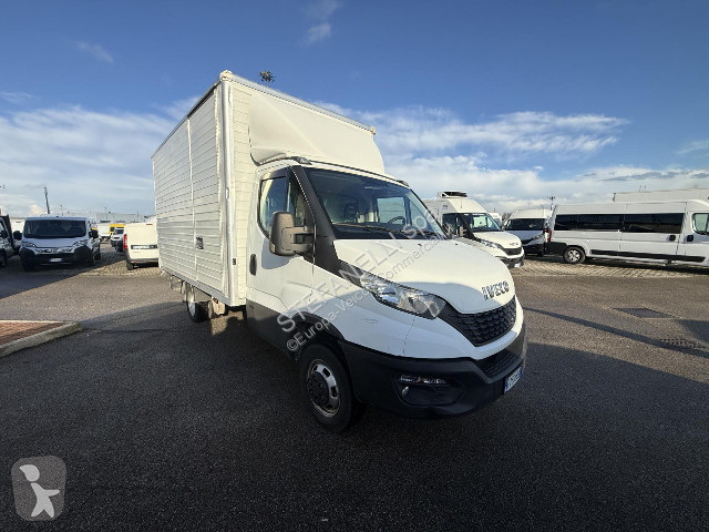 Veicolo commerciale Iveco DAILY 35C14H BOX +...