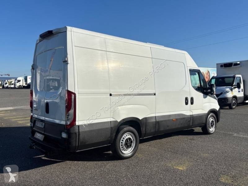 عربة نفعية Iveco