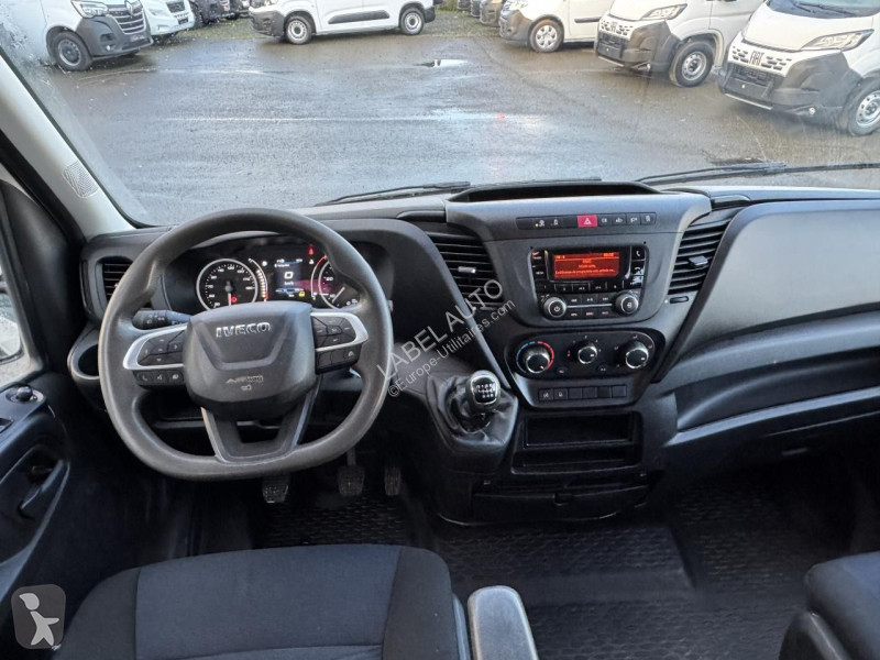 Véhicule utilitaire Iveco 35c14