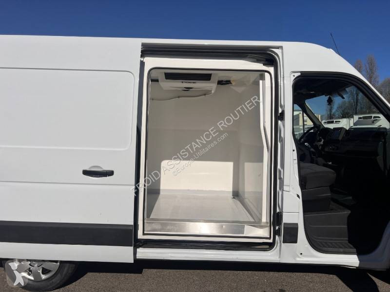 Véhicule utilitaire Nissan