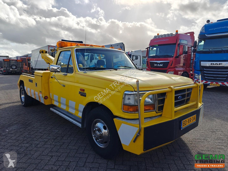 عربة نفعية Ford XLT 4x2 Century FI-7789-093T...