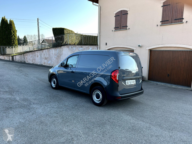 Véhicule utilitaire Mercedes Long 110 1.5 CDI...