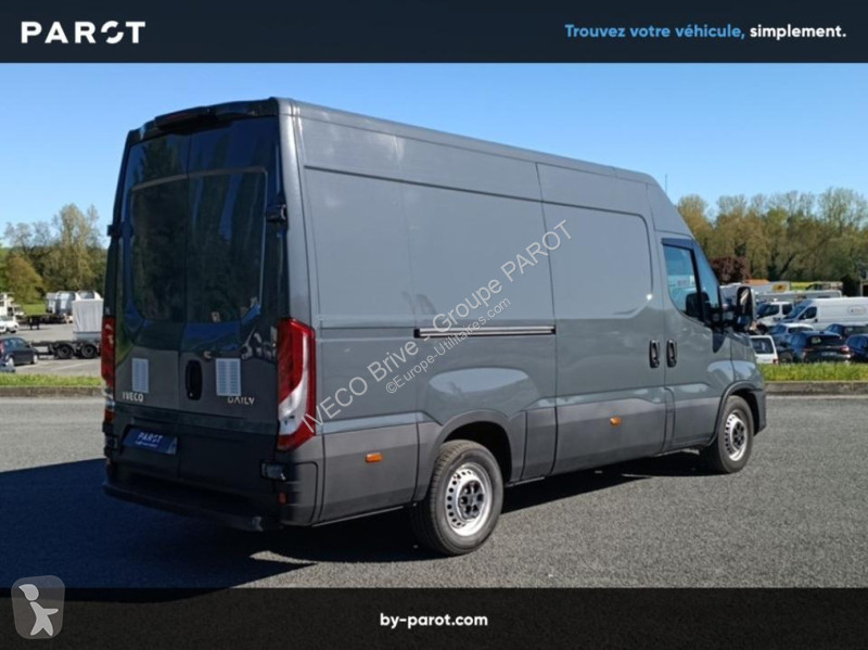 Véhicule utilitaire Iveco 35S14A8 V12 Hi-Matic