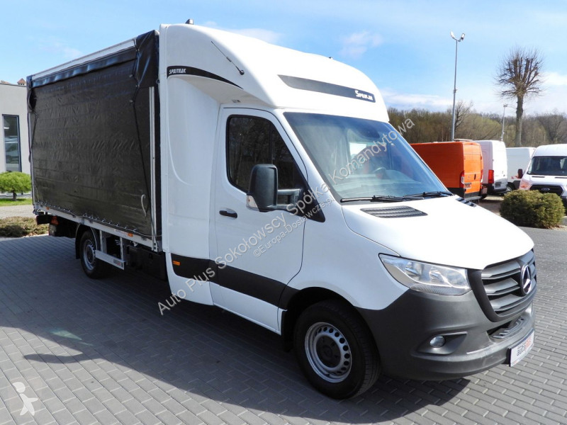 Autoutilitară Mercedes 23RANSIT