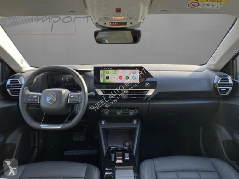 Véhicule utilitaire Citroën C4 1.2i Hybride...