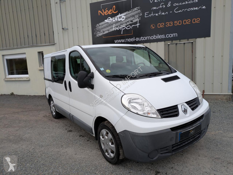 Véhicule utilitaire Renault TRAFIC II L1H1...