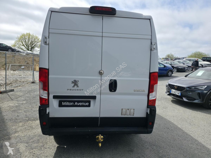 Peugeot BOXER Asphalt 335 L2H2 2.2 BlueHDi 140...