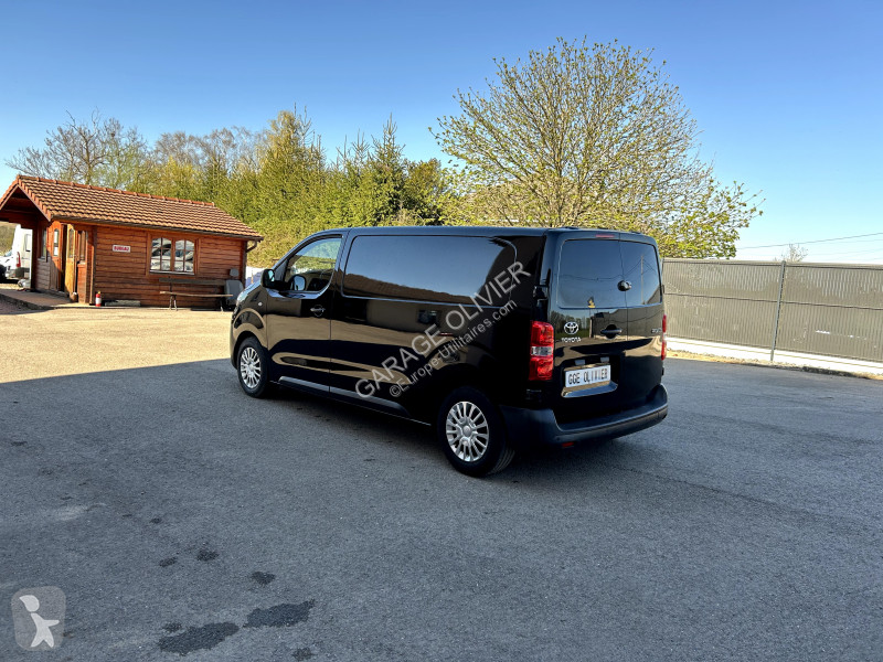 Véhicule utilitaire Toyota Proace Médium 1.5...