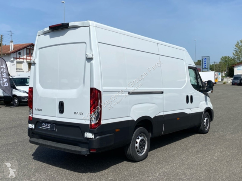Nyttofordon Iveco 35S14 2.3 V12