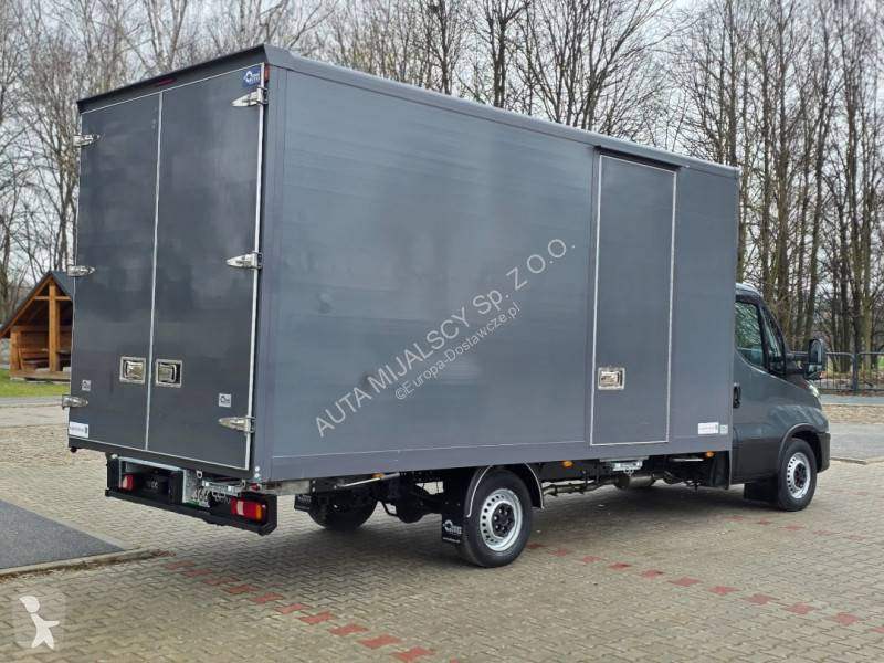 Samochód dostawczy Iveco