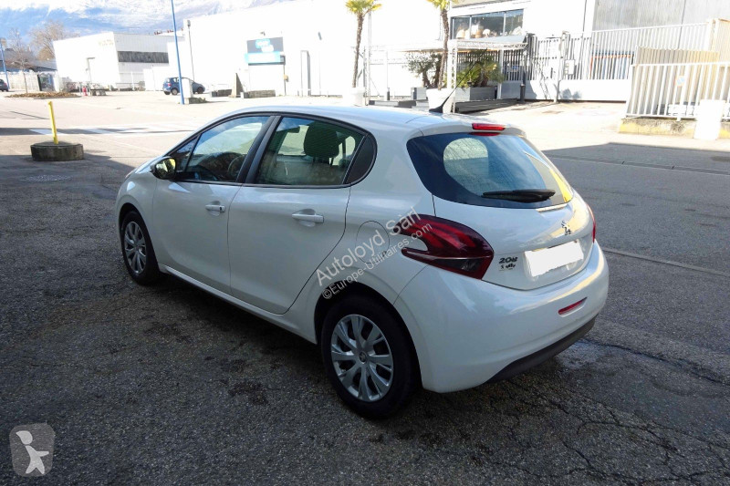 عربة نفعية Peugeot STE 1,2 VTI 82