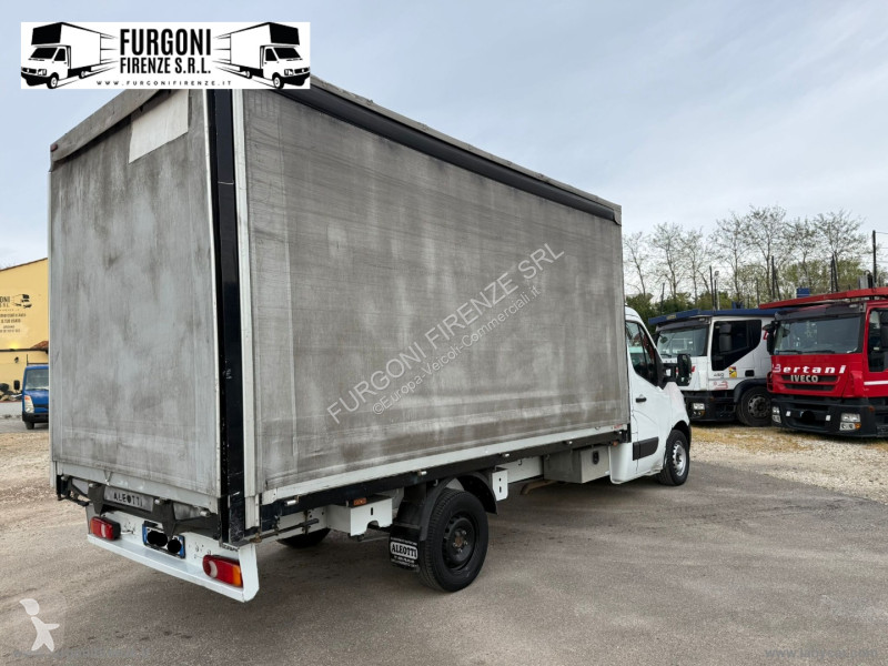 عربة نفعية Renault T35 2.3 dCi/130 TP...