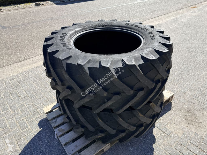 Furgoneta Trelleborg 540/65R30 TM800 Banden