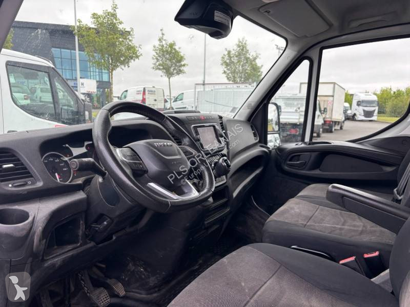 عربة نفعية Iveco
