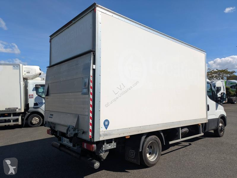 Véhicule utilitaire Iveco CCb 35C16H...