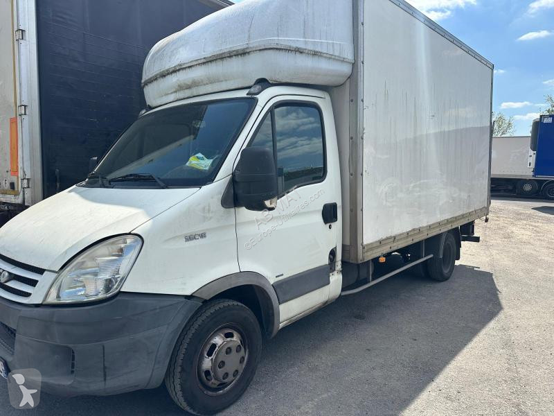 Furgoneta Iveco  35C18