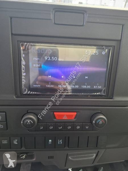 Samochód dostawczy Isuzu