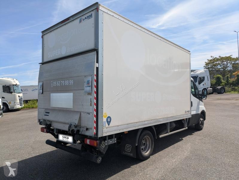 Véhicule utilitaire Iveco CCb 35C16H...
