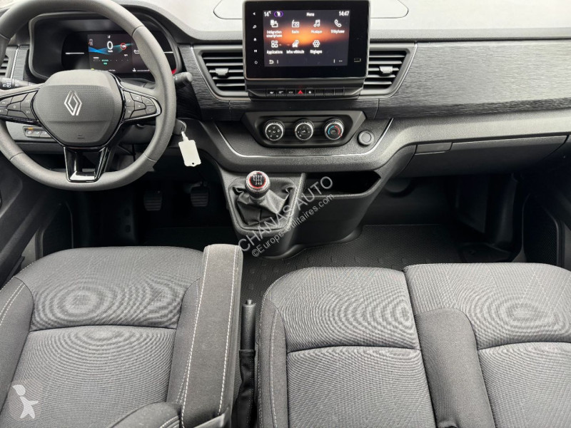 عربة نفعية Renault L2 Blue dCi 150 RED EDITION...