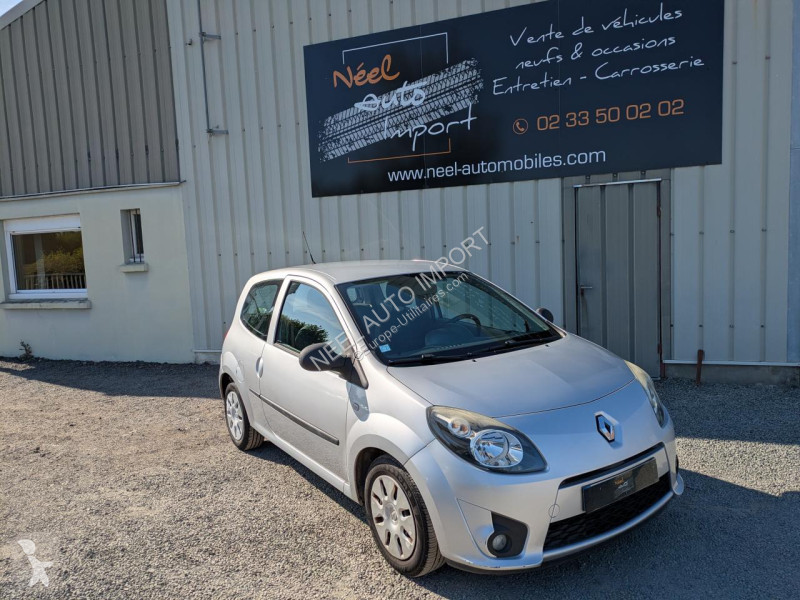 Véhicule utilitaire Renault TWINGO II 1.2I 75CH...