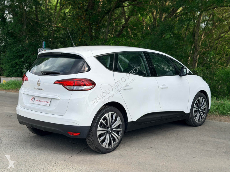 عربة نفعية Renault DCI 120ch LIFE