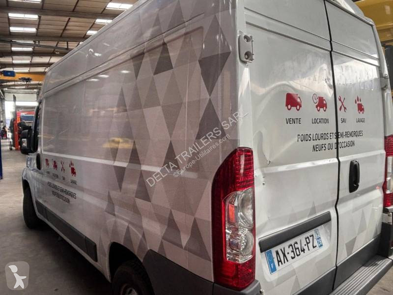 Samochód dostawczy Peugeot
