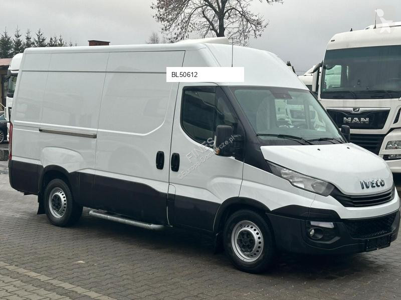 Samochód dostawczy Iveco Daily 35S18
