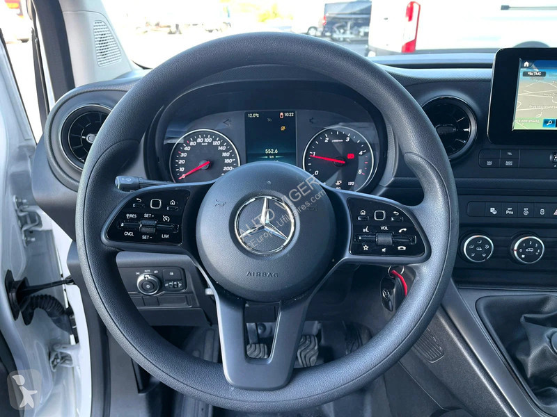 عربة نفعية Mercedes...