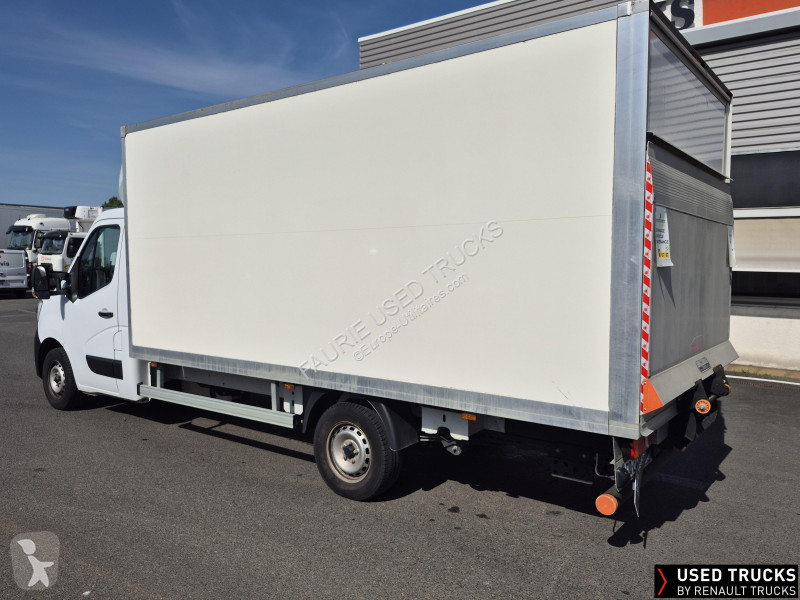 Samochód dostawczy Renault