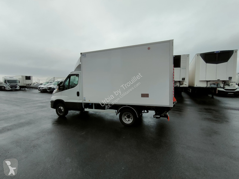 Véhicule utilitaire Iveco FRIGO 12M3 160 CV...