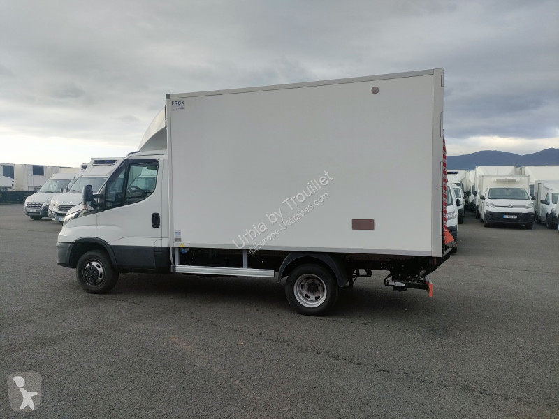 Véhicule utilitaire Iveco FRIGO 12M3 160 CV...