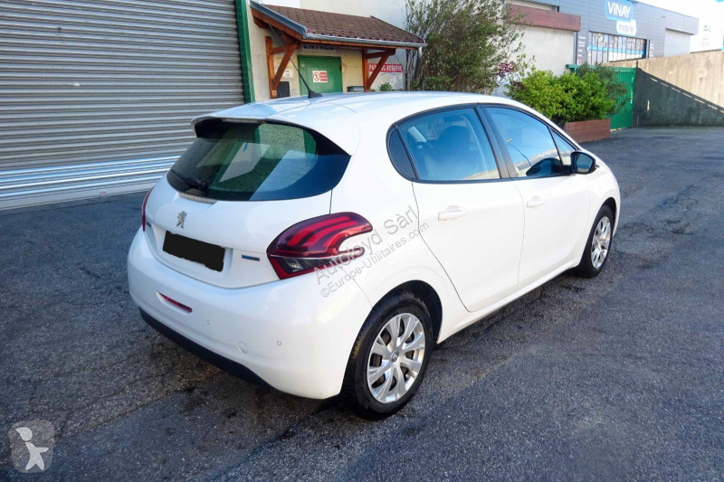 عربة نفعية Peugeot STE 1,2 VTI 82 BVA