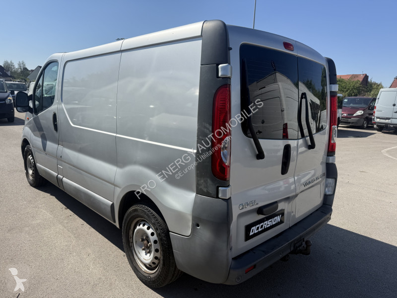 Véhicule utilitaire Opel VIVARO FG F2700 C1...