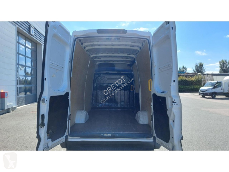 Véhicule utilitaire Iveco DAILY 35 S 14 V 12 A8 E6