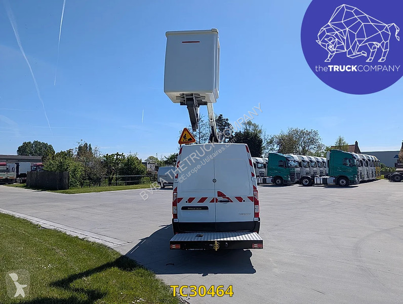 Samochód dostawczy Renault 145.35 nacelle klubb