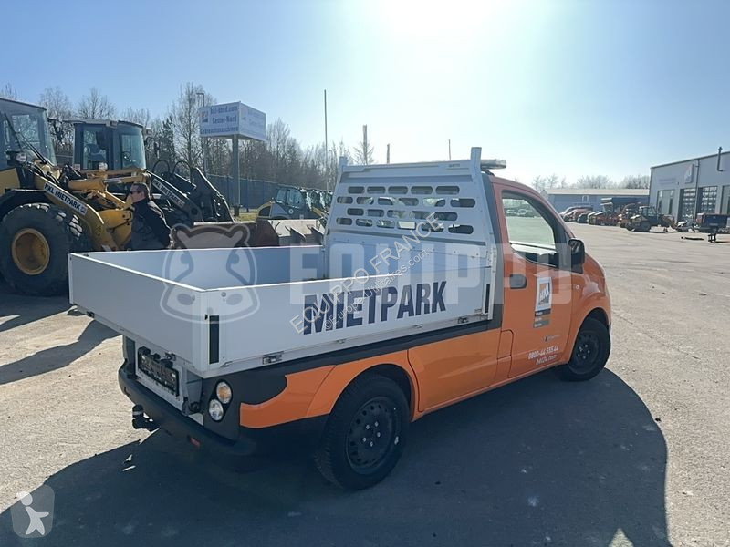 عربة نفعية Nissan e Electric Tipper