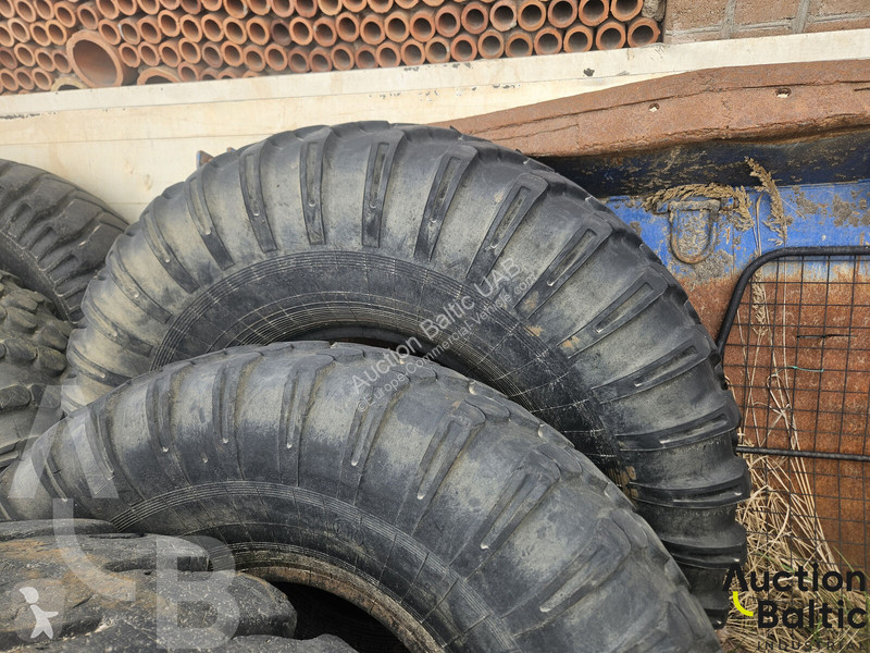 Furgoneta  Tires