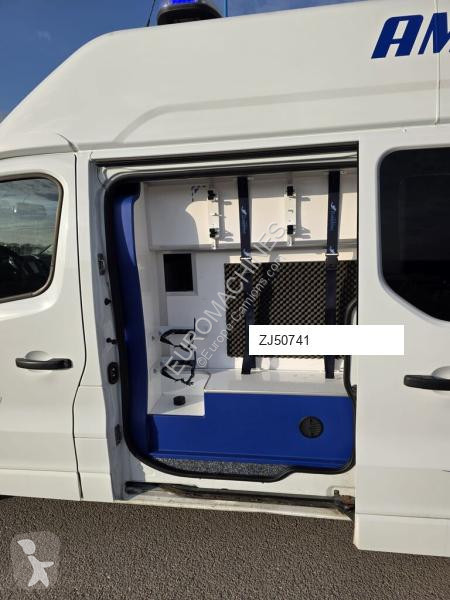 عربة نفعية Renault TRAFIC